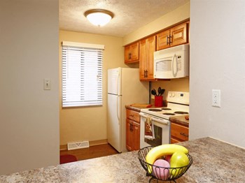 Townhome Kitchen - Photo Gallery 6