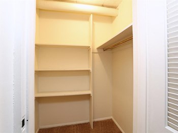 140 LaVale Drive 1-3 Beds Apartment for Rent - Photo Gallery 6