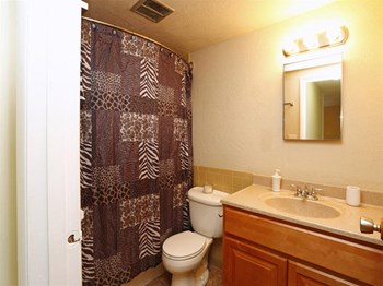 140 LaVale Drive 1-3 Beds Apartment for Rent - Photo Gallery 5