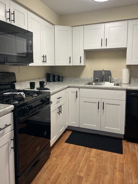 Spacious Kitchen at Lavale Apartments, Pennsylvania, 15146