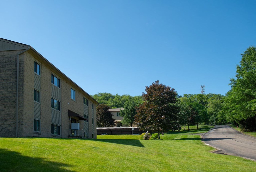 Green Landscape at North Pointe Commons Apts, Pittsburgh