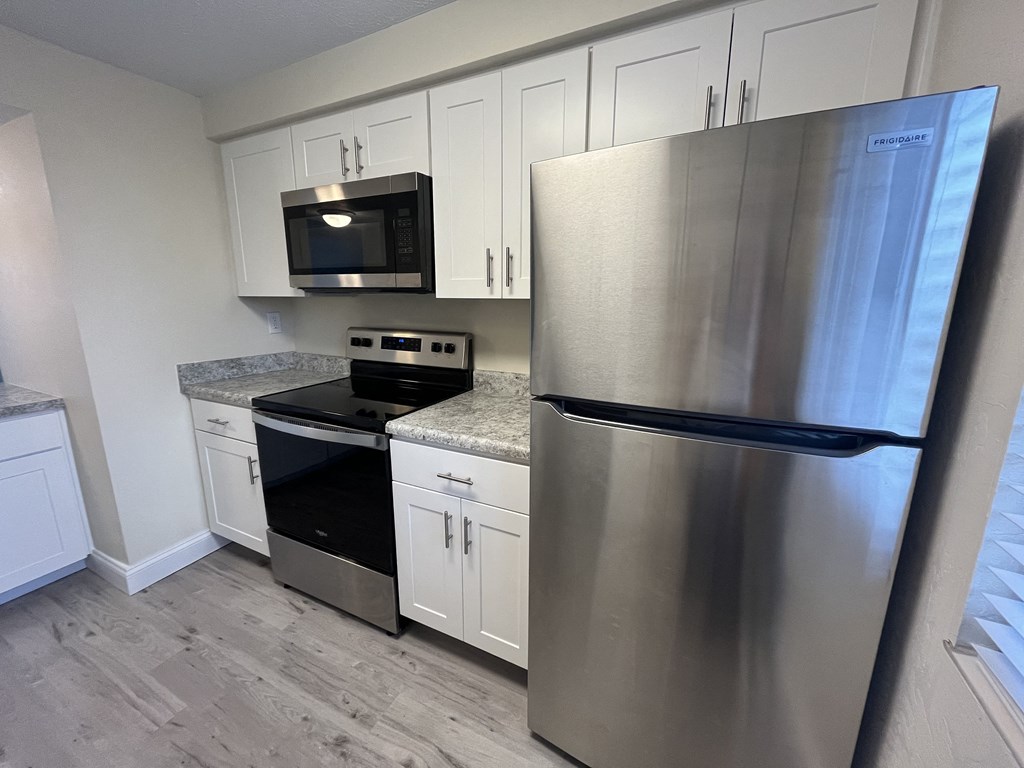 Deauville Park Apartments