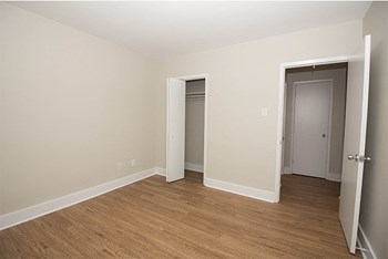 112 River Apartment - Photo Gallery 12