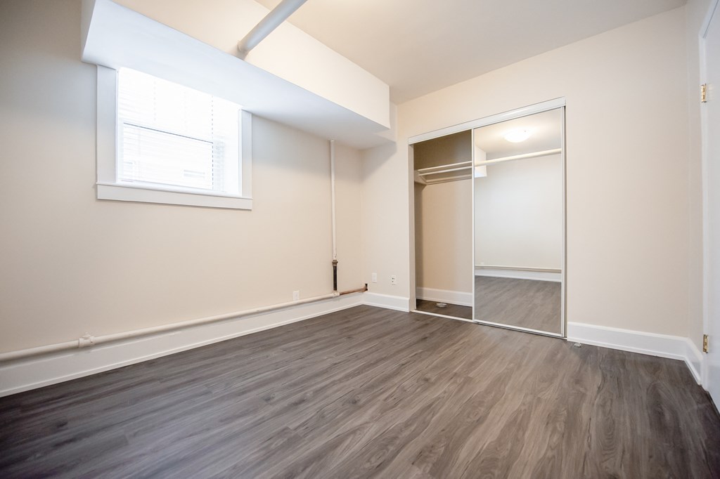 Bedroom at 980 Wolseley Apartment Suites for rent in Winnipeg