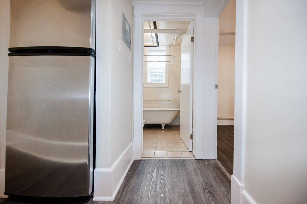 Hallway at 980 Wolseley Apartment Suites for rent in the Wolseley area