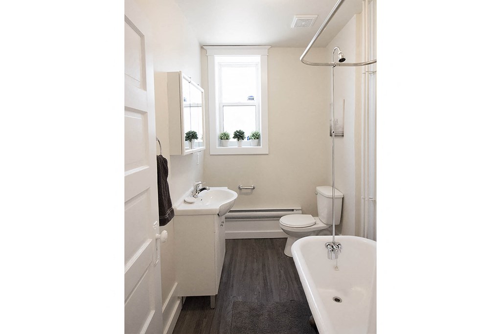 279 Arbuthnot Apartment