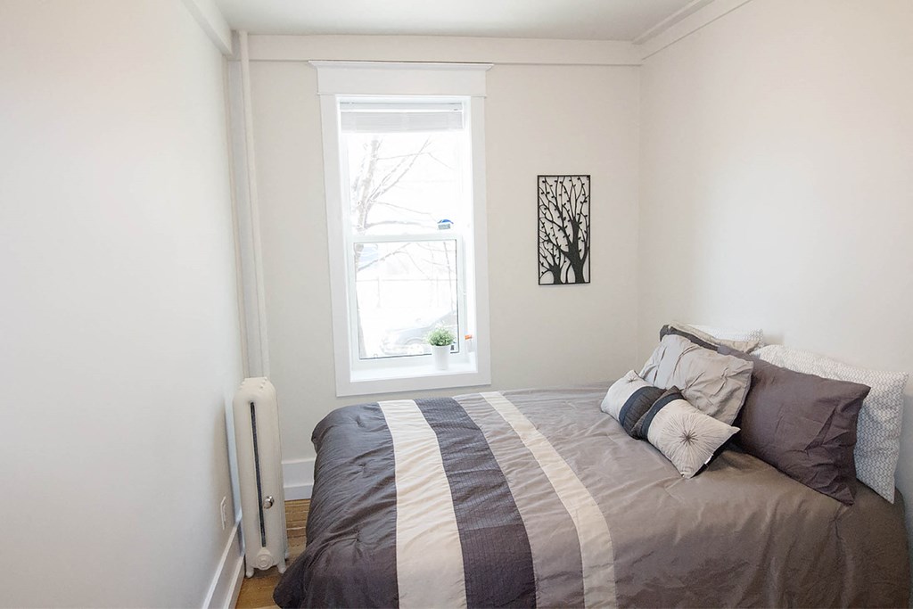 279 Arbuthnot Apartment