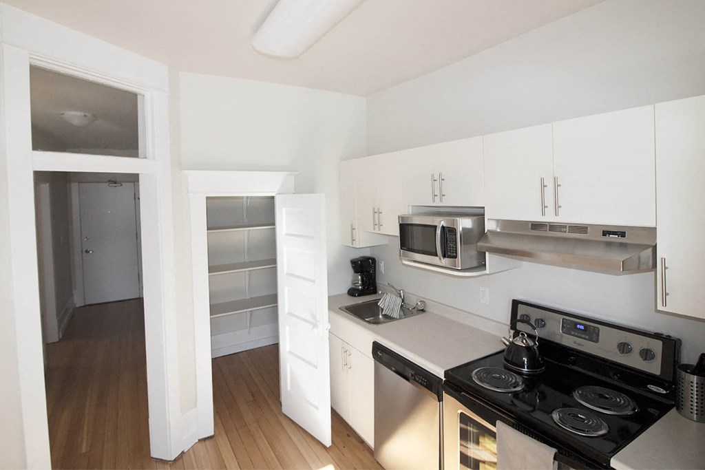 279 Arbuthnot Apartment