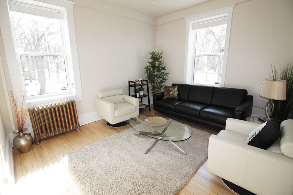 279 Arbuthnot Apartment