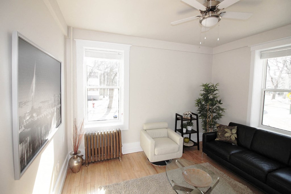 279 Arbuthnot Apartment