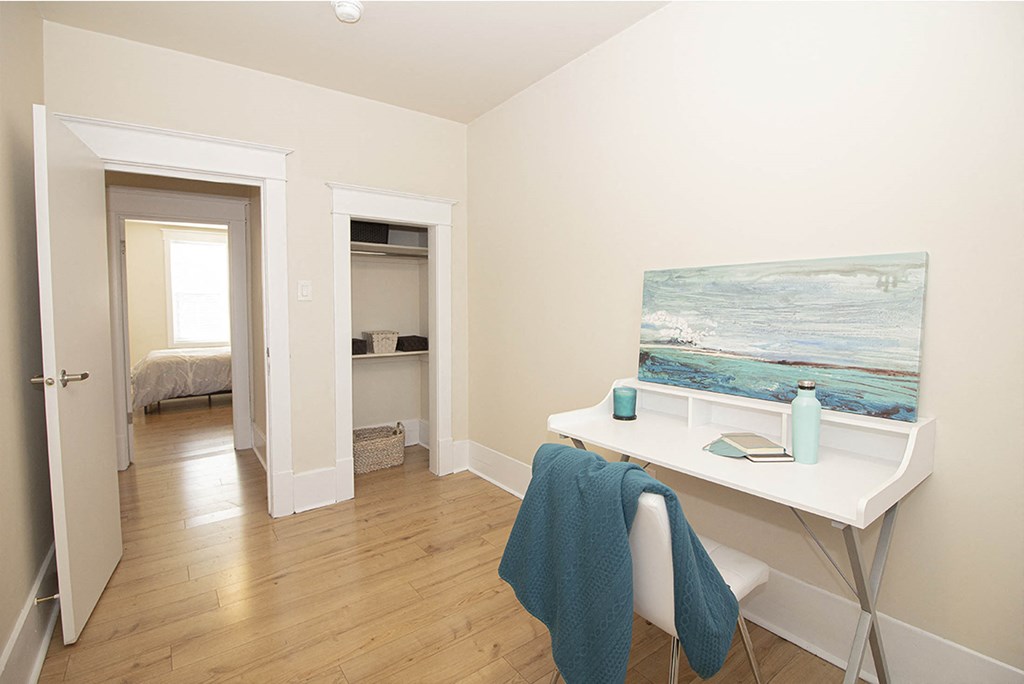 279 Arbuthnot Apartment