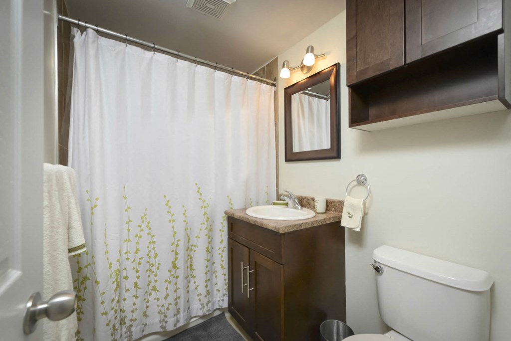 433 Edison Apartment