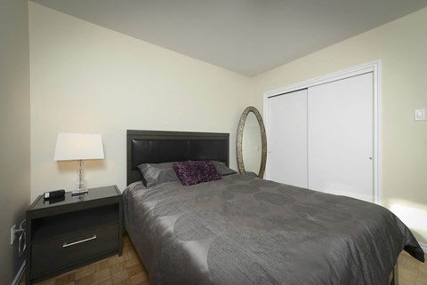 433 Edison Apartment