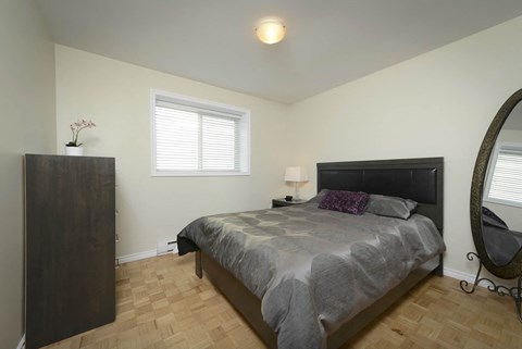 433 Edison Apartment