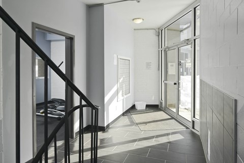 433 Edison Apartment