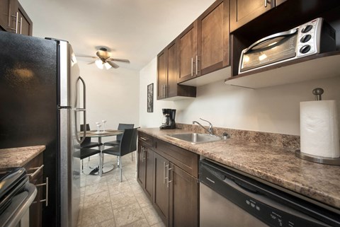 433 Edison Apartment