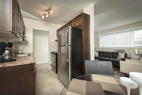 433 Edison Apartment