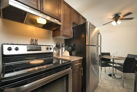 433 Edison Apartment