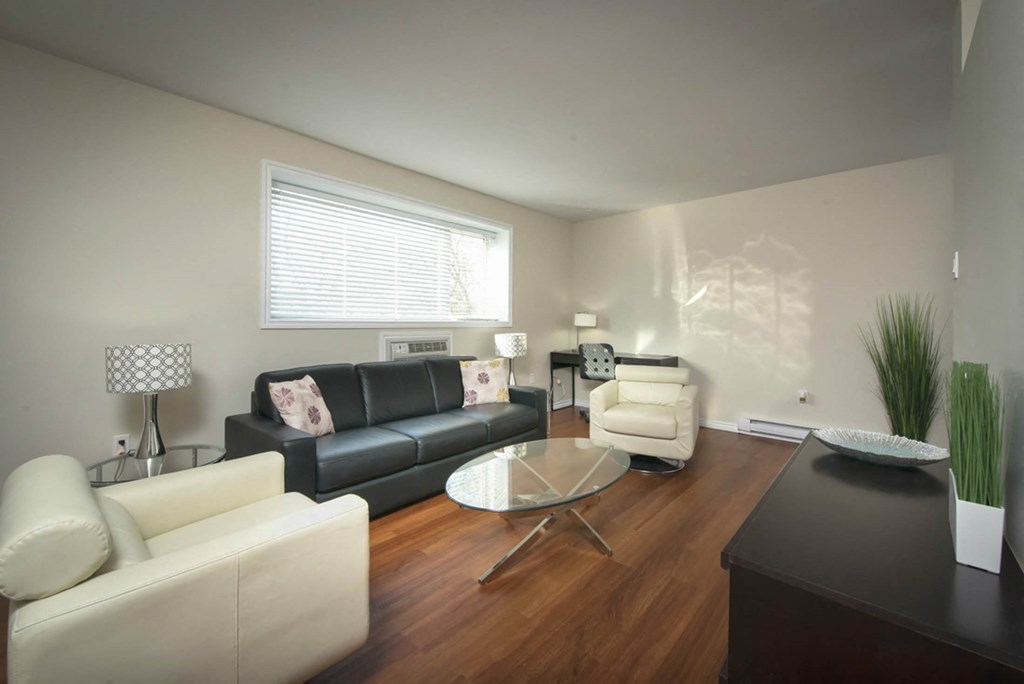 433 Edison Apartment