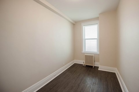 Bedroom at 626 Jessie Apartment Suites for rent