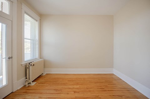 Living room at 626 Jessie Apartment Suites for rent