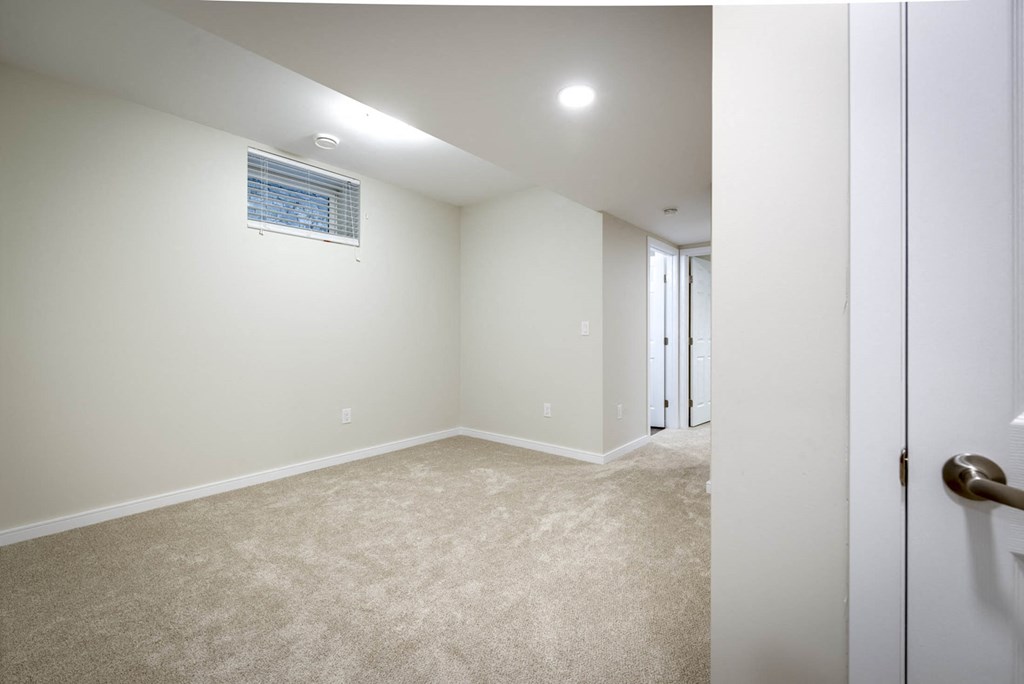 Three Bedroom 630 Jessie Duplex House Rental