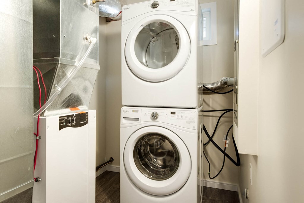 630 Jessie Duplex House Rental