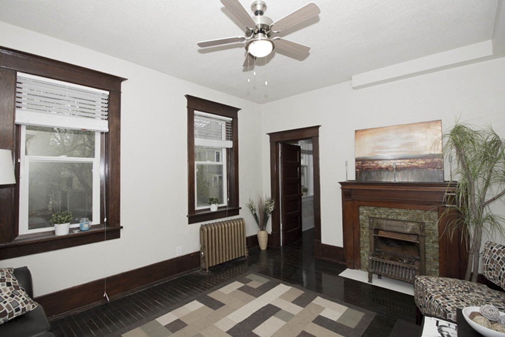 745 Wolseley Apartment