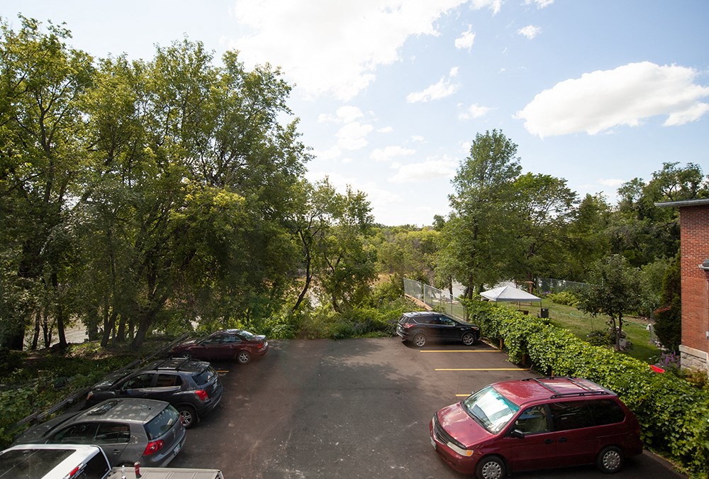 Parking Lot 826 Wolseley Avenue