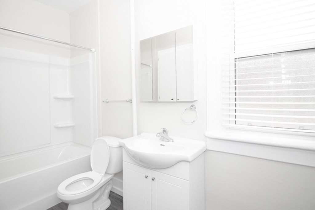 840 Grosvenor Duplex House Rental