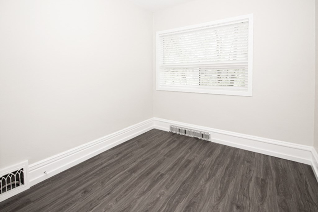 840 Grosvenor Duplex House Rental