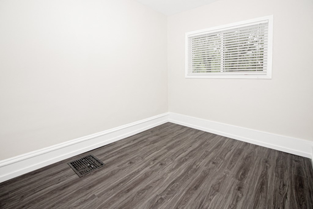 840 Grosvenor Duplex House Rental