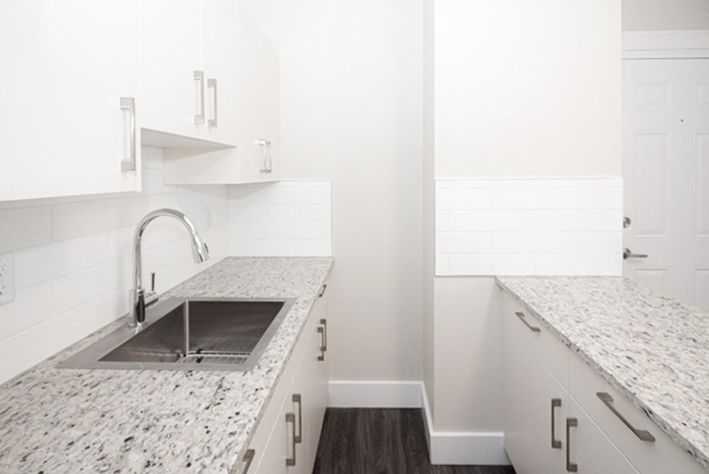 840 Grosvenor Duplex House Rental