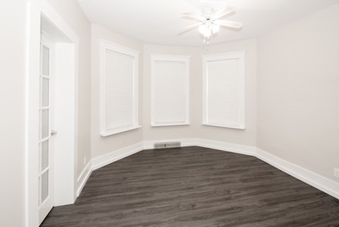 840 Grosvenor Duplex House Rental
