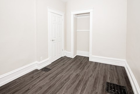 840 Grosvenor Duplex House Rental