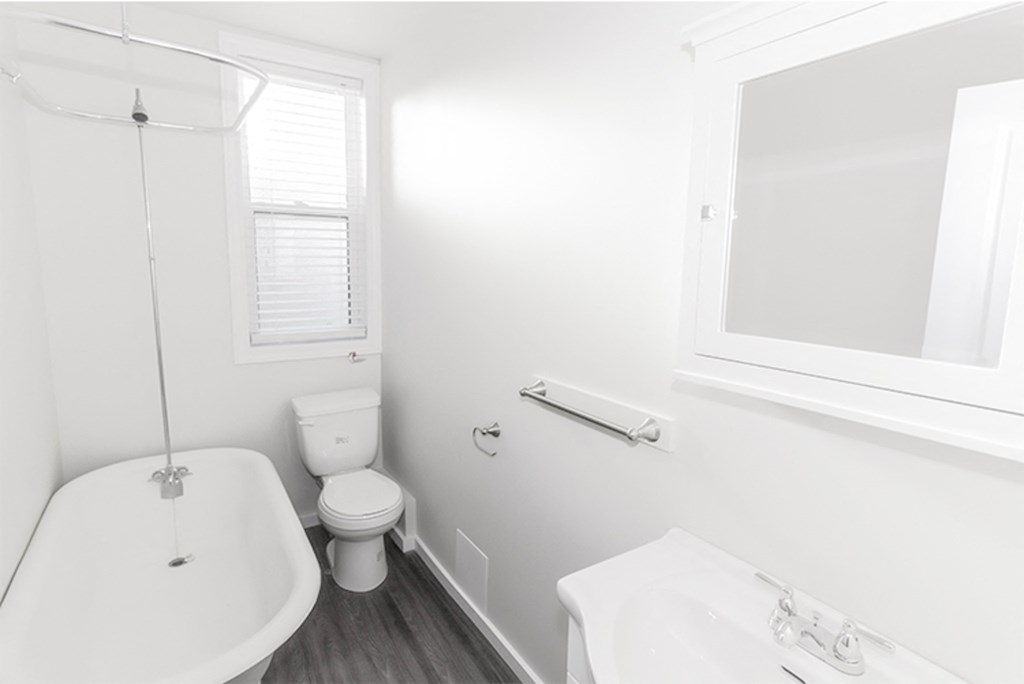 840 Grosvenor Duplex House Rental