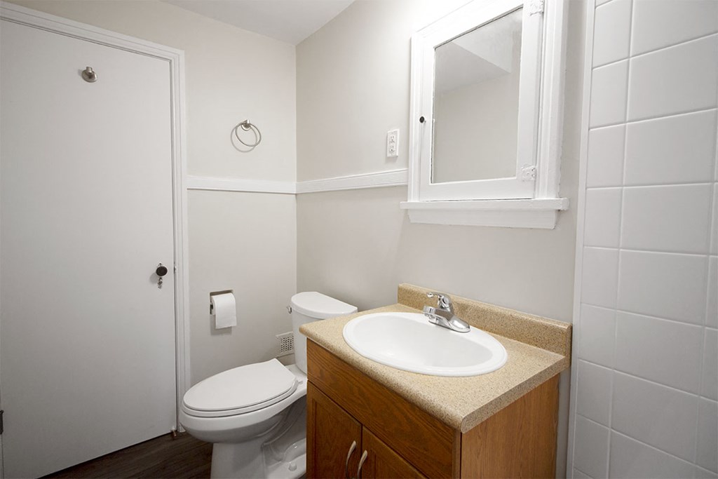 1 Bedroom, 1 Bathroom on 250 Broadway Avenue