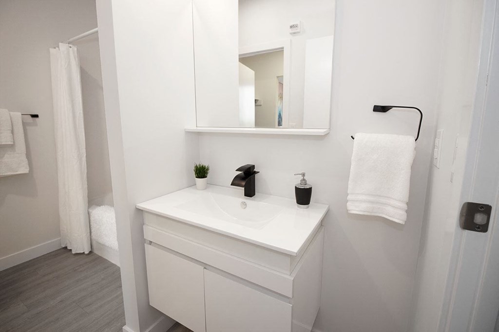 Luxury 2 Bedroom Suite at 703 St Annes Road