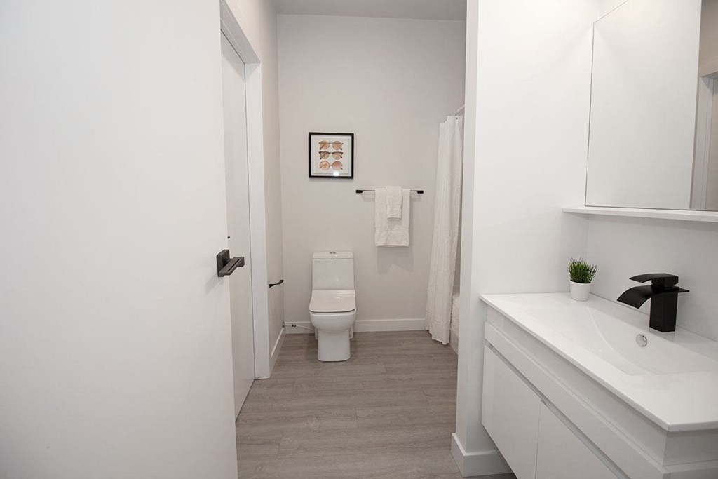 Luxury 2 Bedroom Suite at 703 St Annes Road