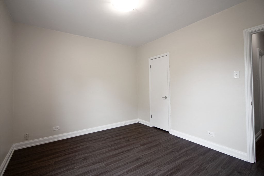 1 Bedroom, 1 Bathroom on 250 Broadway Avenue