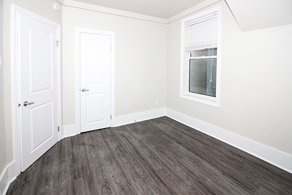 840 Grosvenor Duplex House Rental