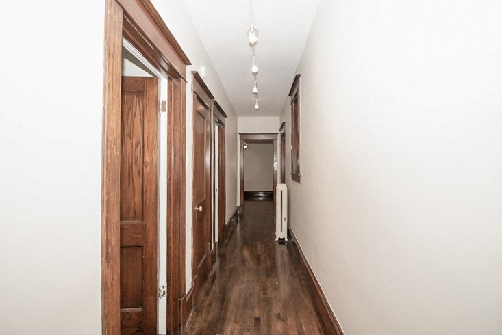 Hallway at 883 Grosvenor Apartment