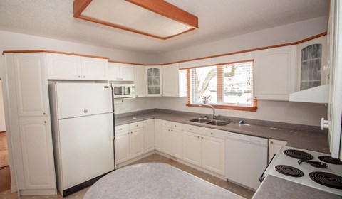 House Rental Property 705 St. Anne's Road