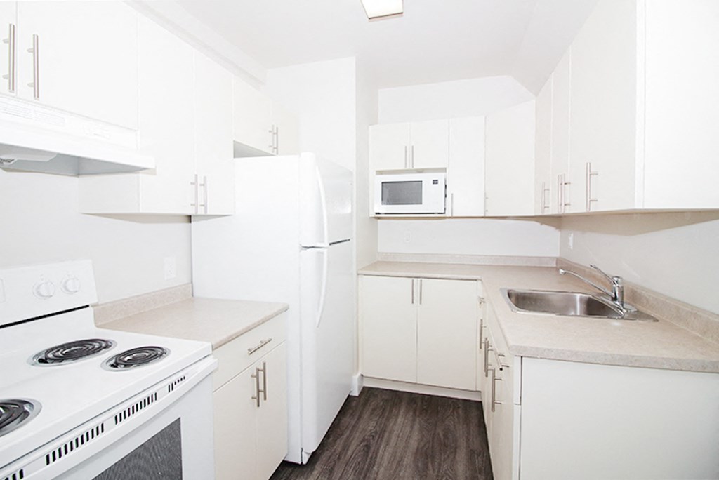 840 Grosvenor Duplex House Rental