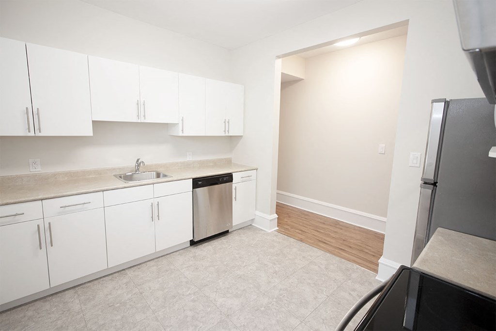 508 McMillan Apartment