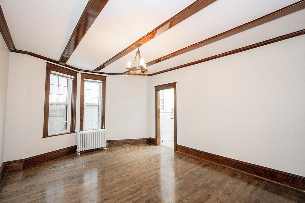 Living area at 883 Grosvenor Avenue Apartments in manitoba