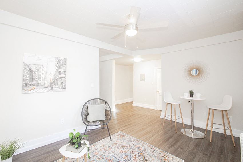 1 Bedroom Suite 129 Lenore Street