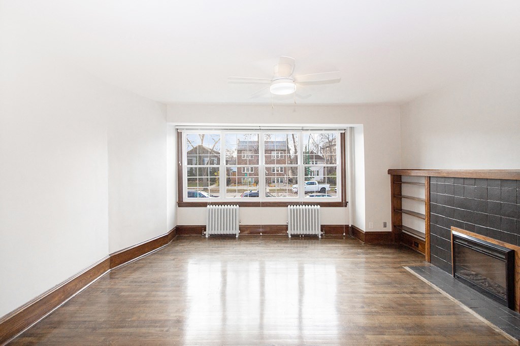 A living room at 883 Grosvenor Apartments for rent in Winnipeg
