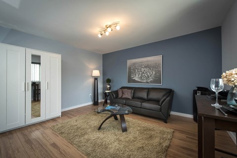 340 Assiniboine Apartment