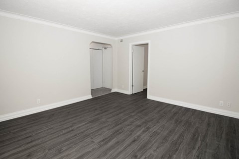1800 Portage Apartment